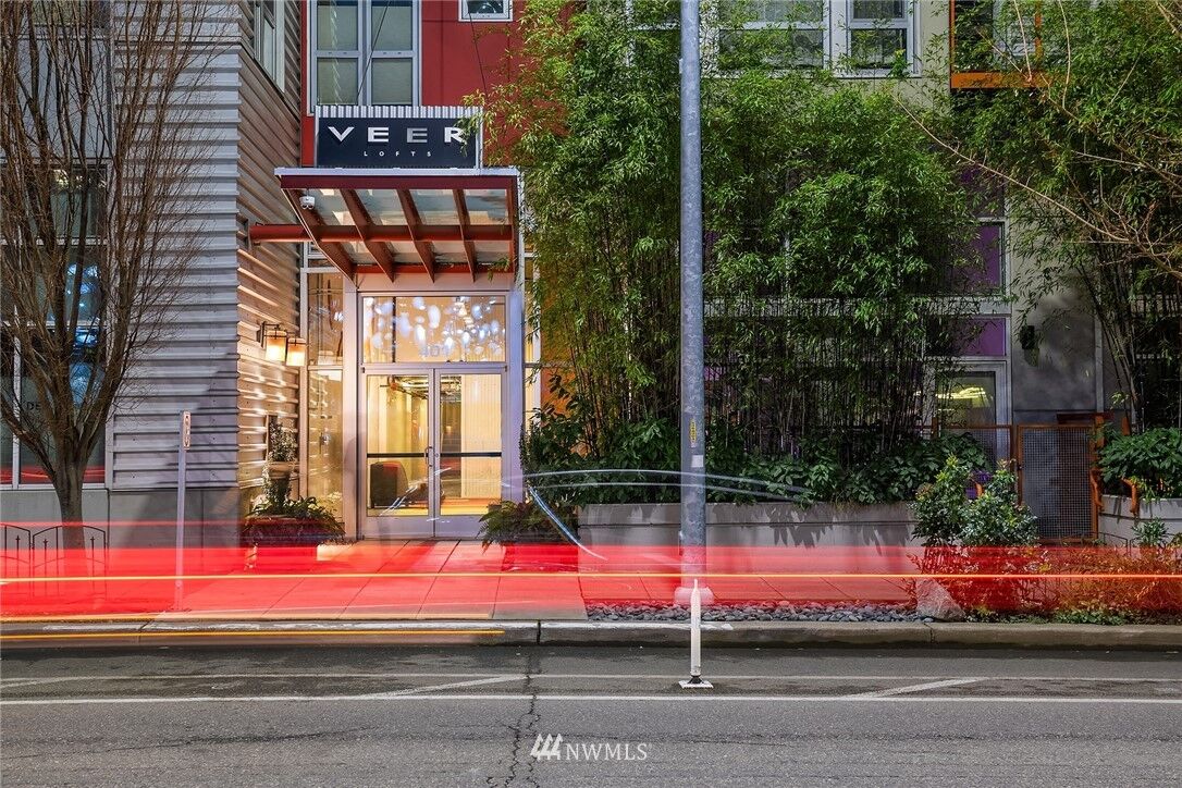 Property Photo:  401 9th Avenue N 304  WA 98109 