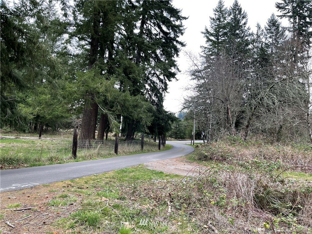 Property Photo:  27635 Mud Mountain Road  WA 98022 