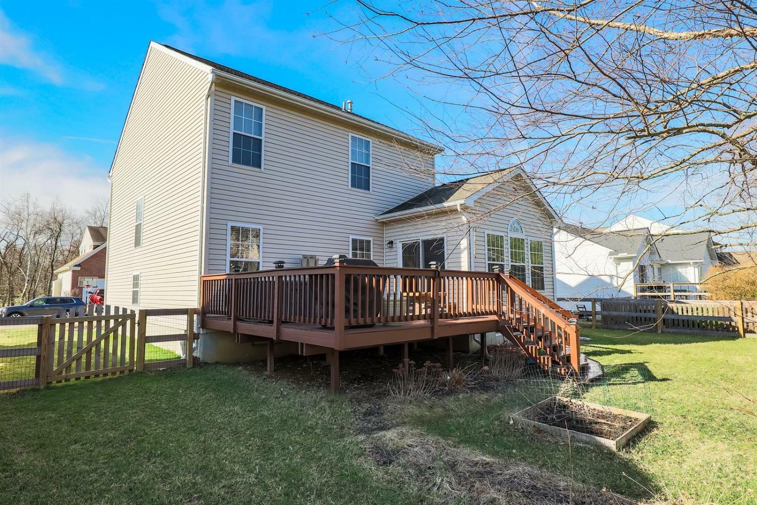 Property Photo:  304 Delaware Dr  OH 45039 