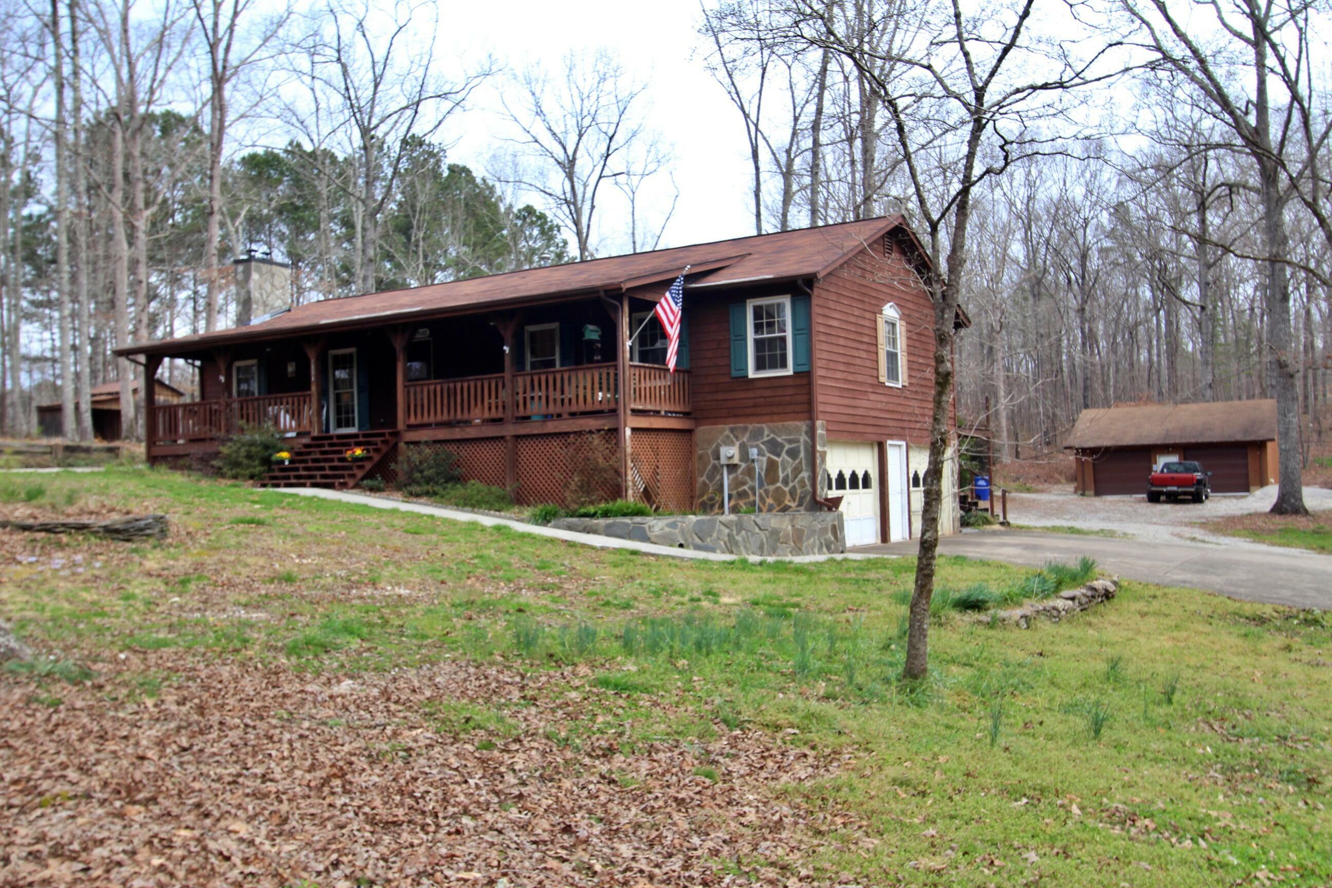 Property Photo:  1004 SE Rhine Rd  GA 30184 