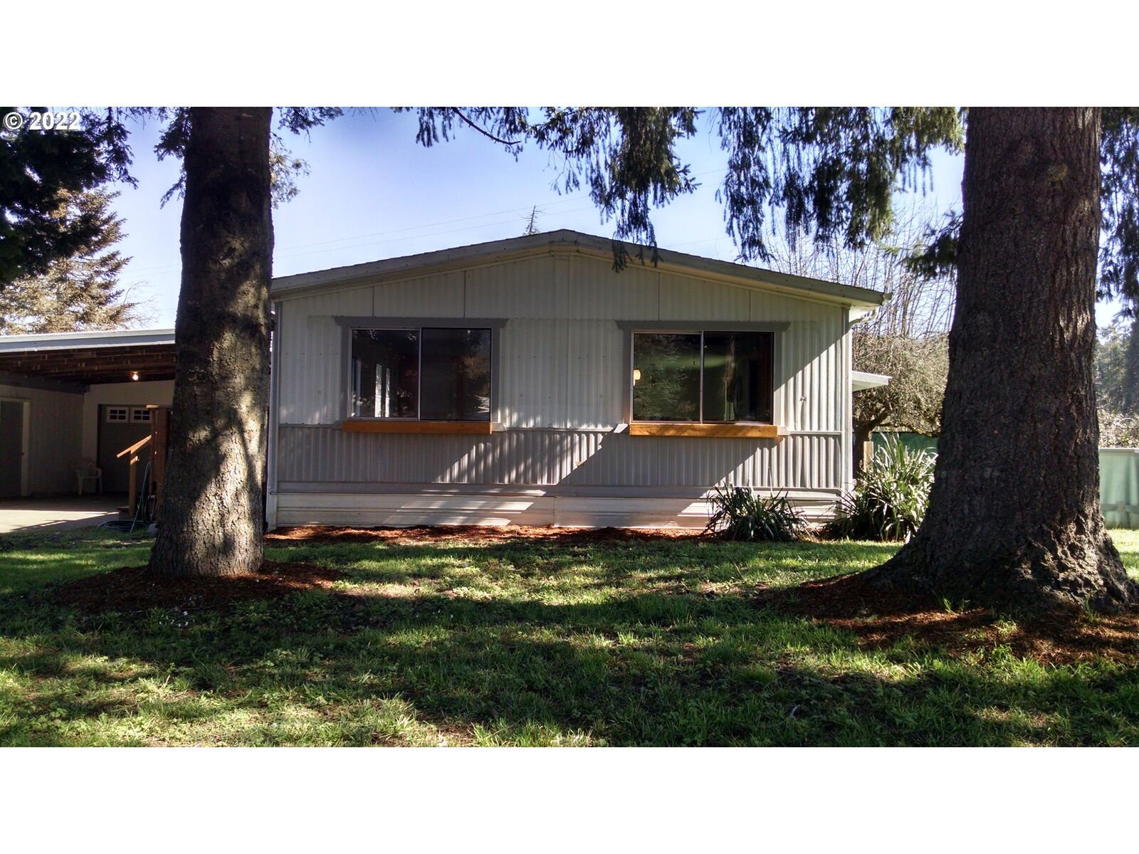 Property Photo: 1769 Inland Way OR 97477
