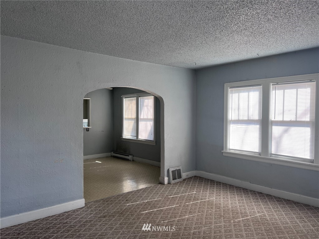 Property Photo:  707 N Piere Street  WA 98801 