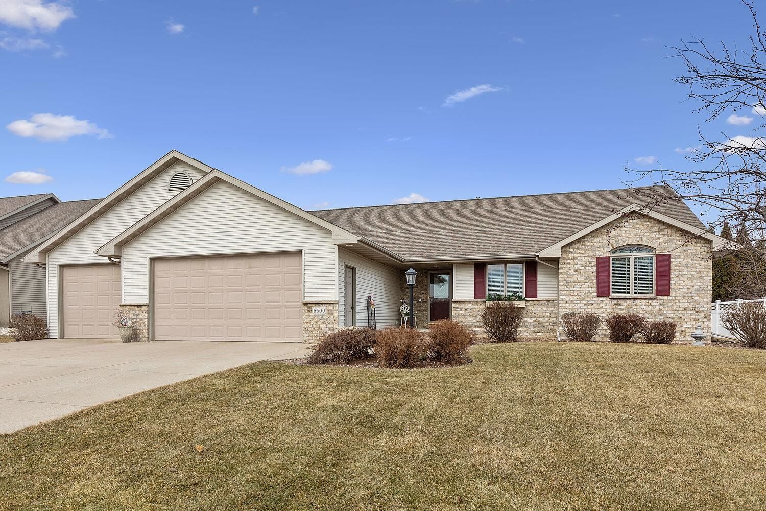Property Photo:  5500 W Serenity Court  WI 54914 