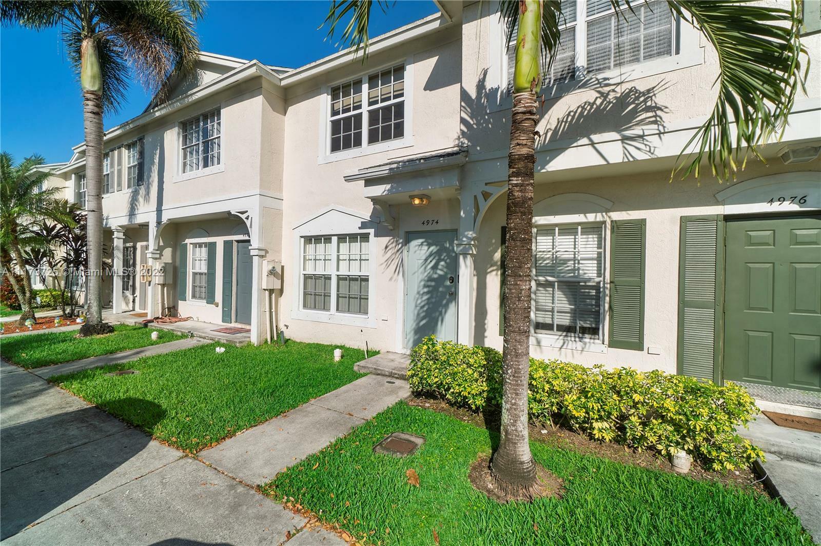 Property Photo:  4974 SW 31st Ter 4974  FL 33312 