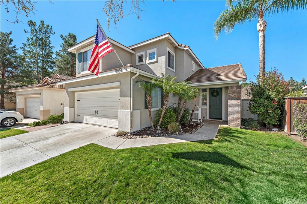 Property Photo:  31954 Calle Ballentine  CA 92592 