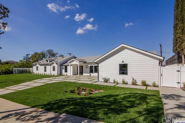Property Photo: 23415 Calvert Street CA 91367