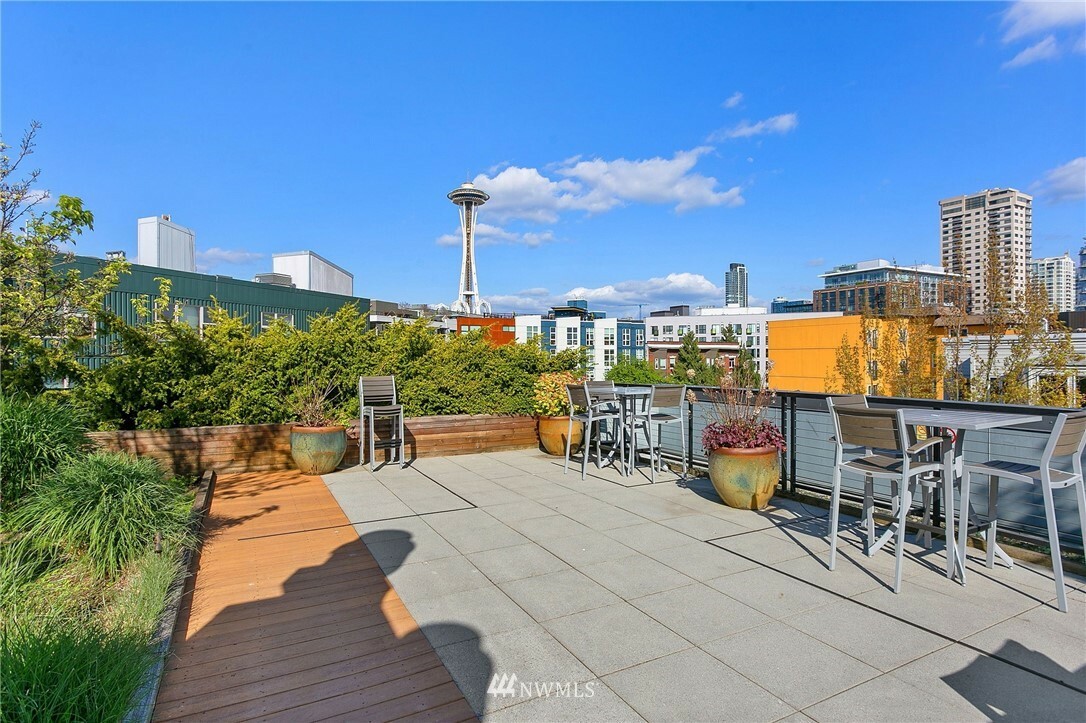 Property Photo:  3104 Western Avenue 420  WA 98121 