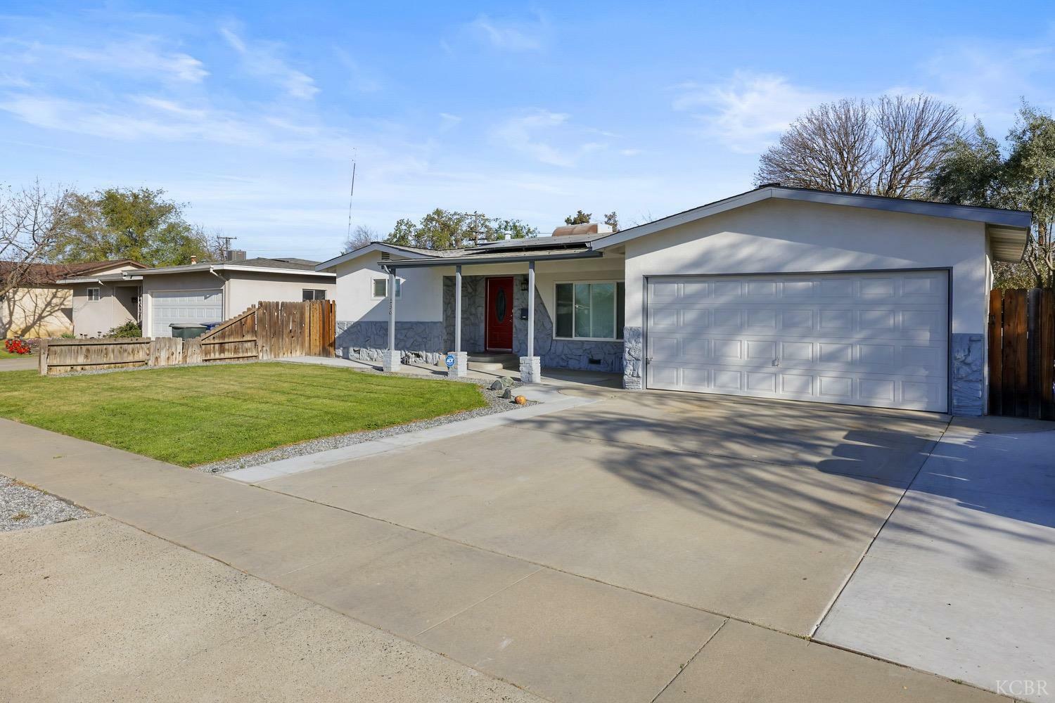 Property Photo:  236 E Leland Way  CA 93230 