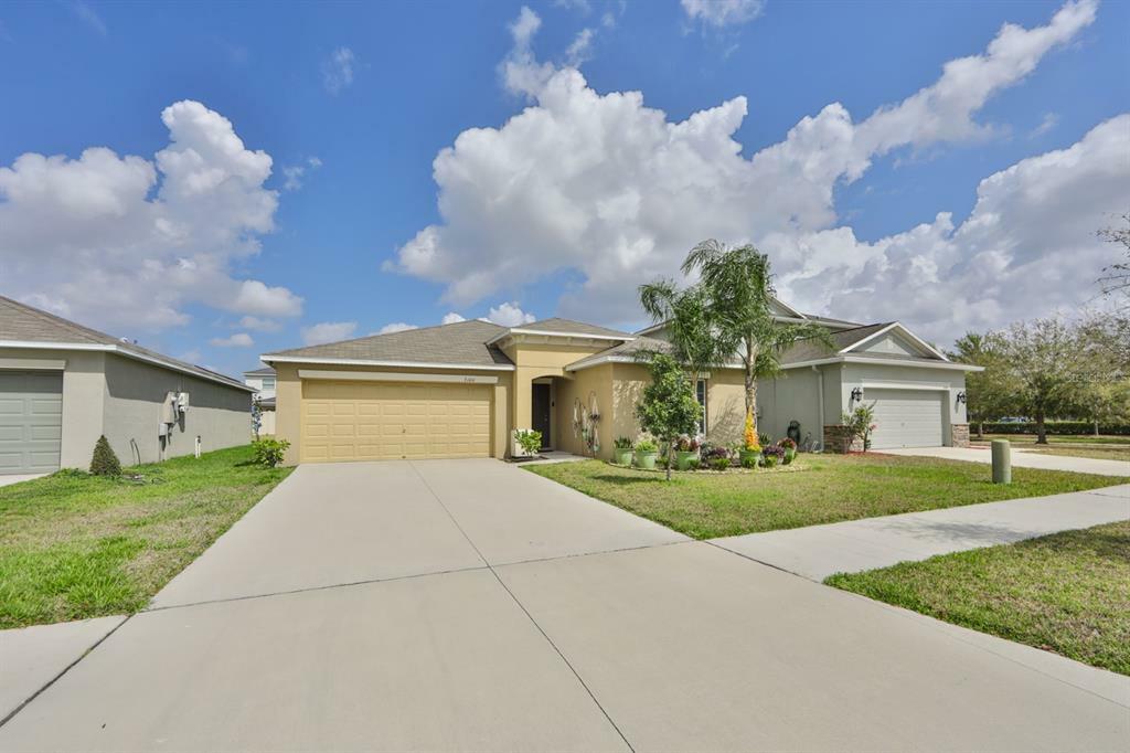 Property Photo:  7106 Wiseman Run Drive  FL 33573 