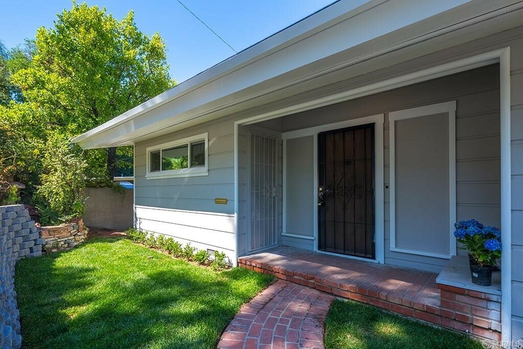 Property Photo:  210 Anita Drive  CA 91105 