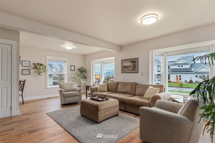 Property Photo: 1108 C Avenue WA 98221