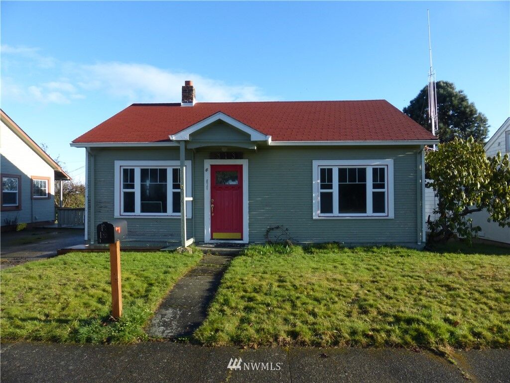 Property Photo: 313 E 11th Street WA 98362