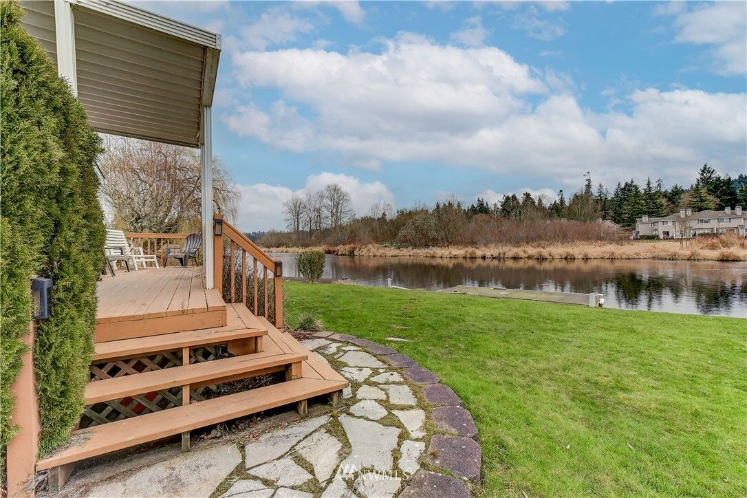 Property Photo:  7031 NE 175th Street 54  WA 98028 