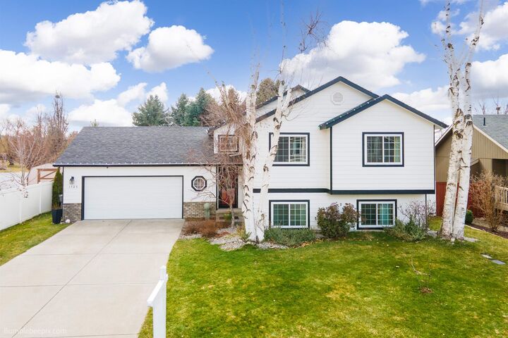 1725 N McMillan Ln  Spokane Valley WA 99016 photo