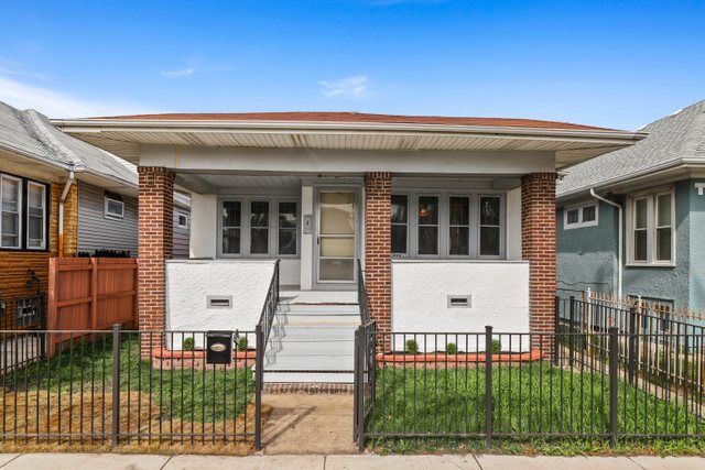 Property Photo:  3610 N Kimball Avenue  IL 60618 
