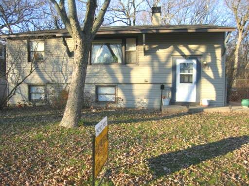 Property Photo:  386 Tee Lane  IL 60110 