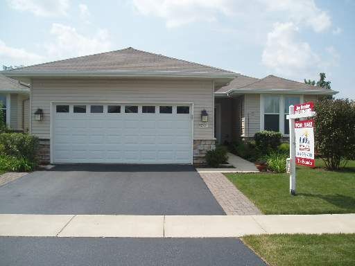 Property Photo:  12151 Tulip Tree Lane  IL 60142 