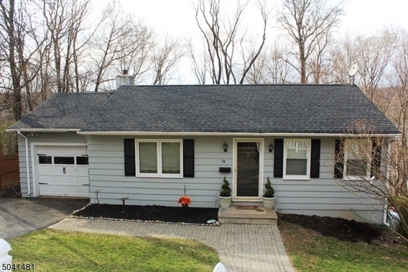 Property Photo:  74 Glenside Trl  NJ 07871 