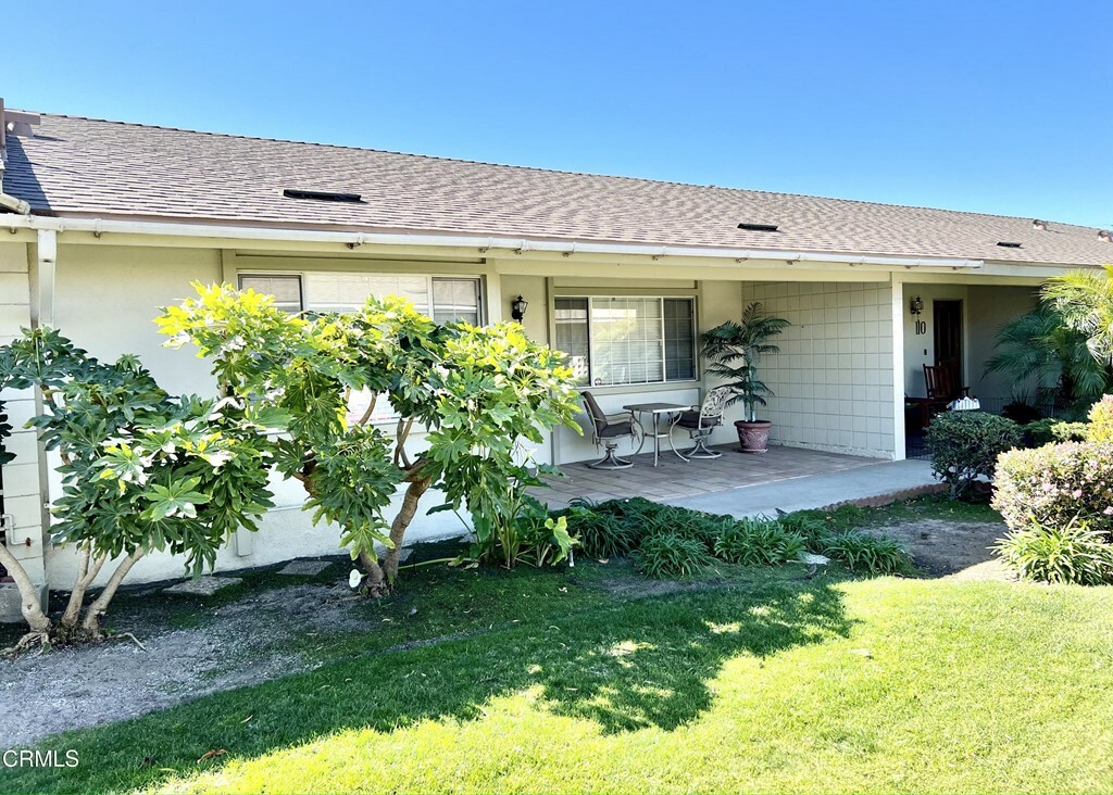 Property Photo:  114 E Fiesta Green  CA 93041 