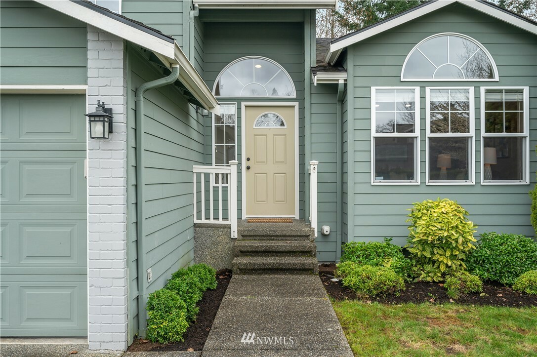 Property Photo:  4030 141st Place SE  WA 98012 