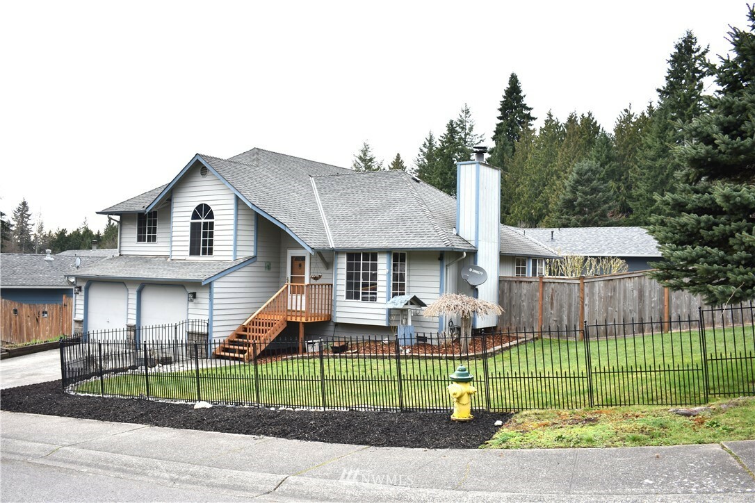 Property Photo:  9409 15th Street SE  WA 98258 