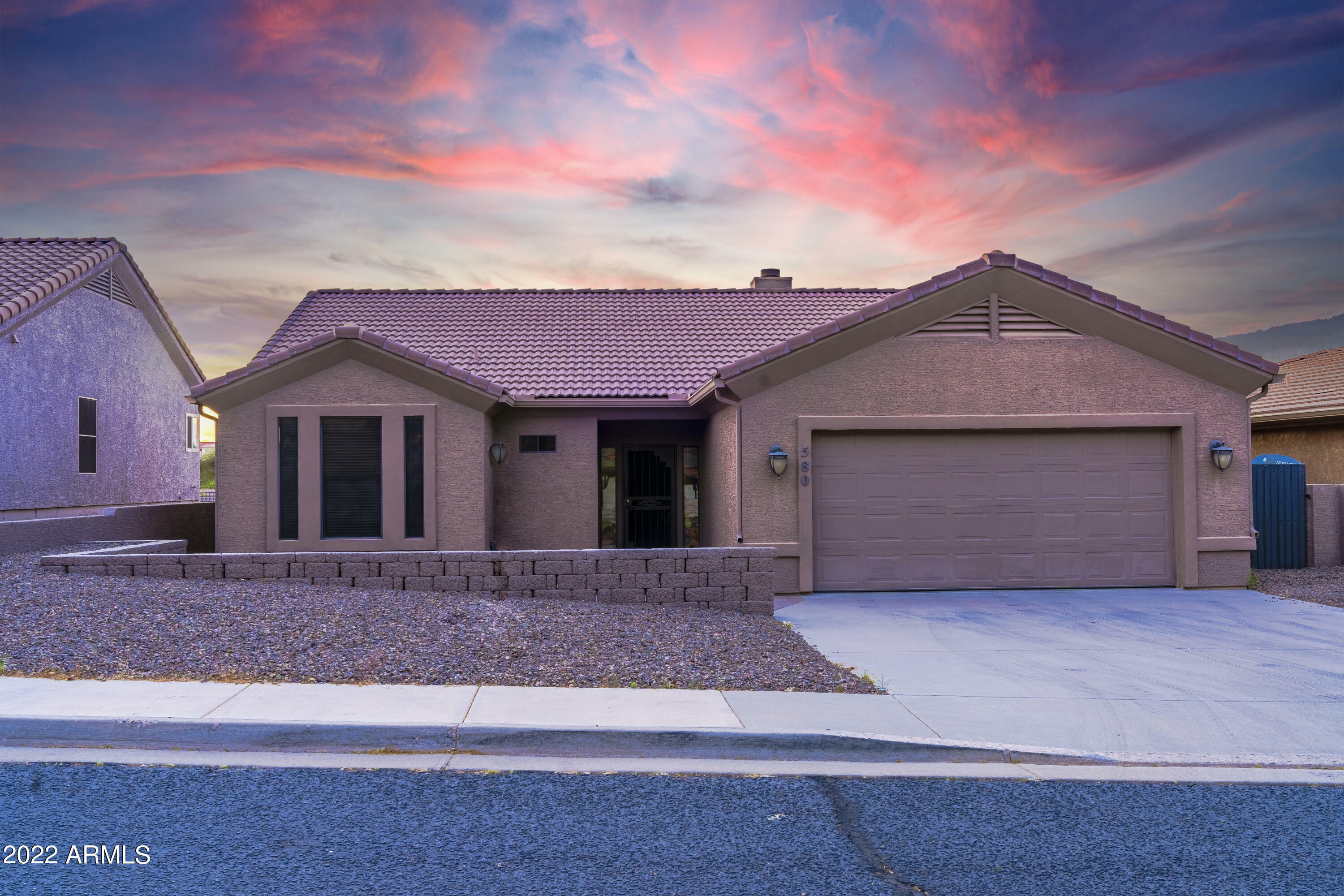 Property Photo:  580 S Lincoln Street  AZ 85390 