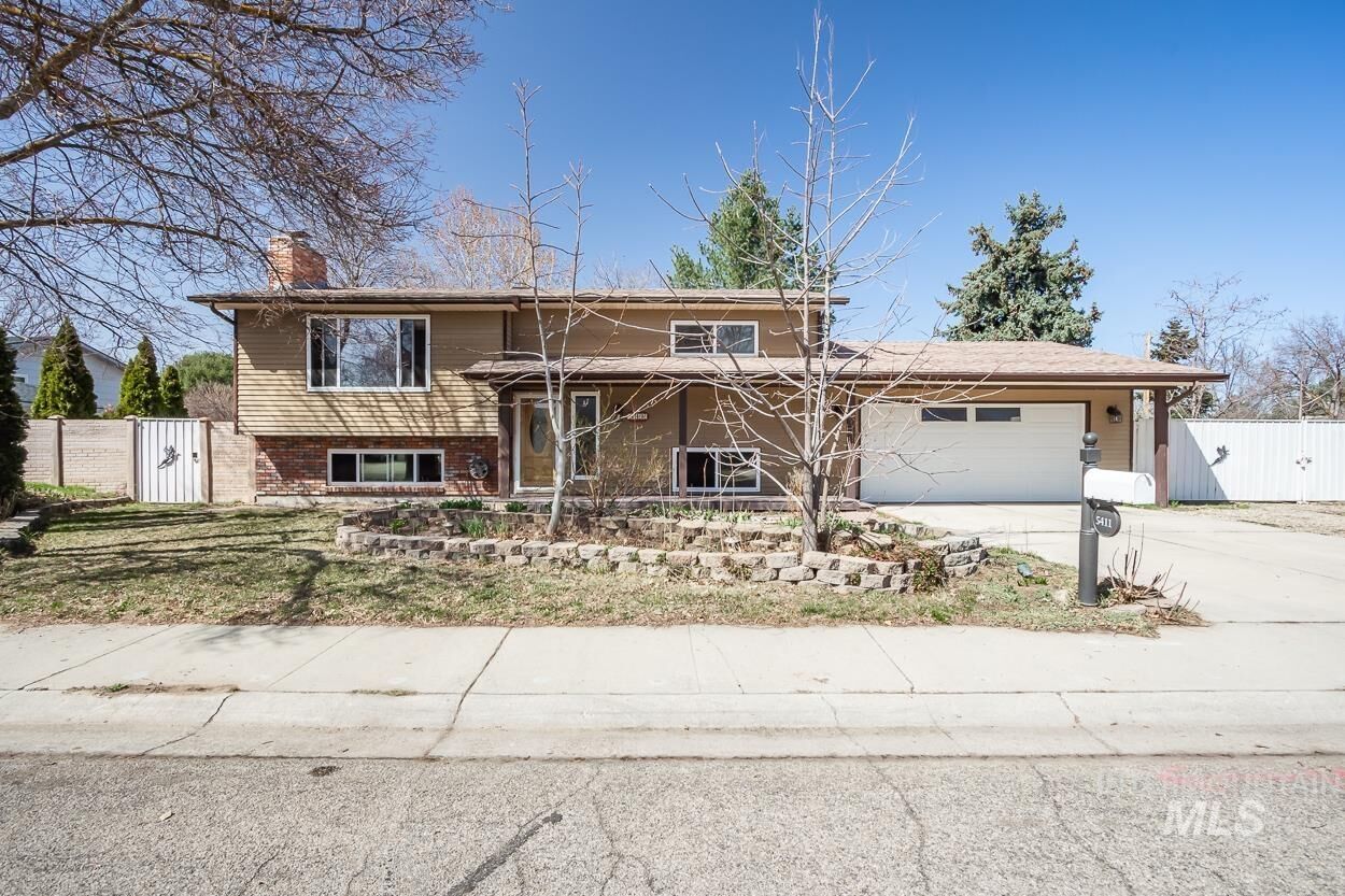House for sale in Boise 5411 N Tuckerson Pl, Boise, ID 83704