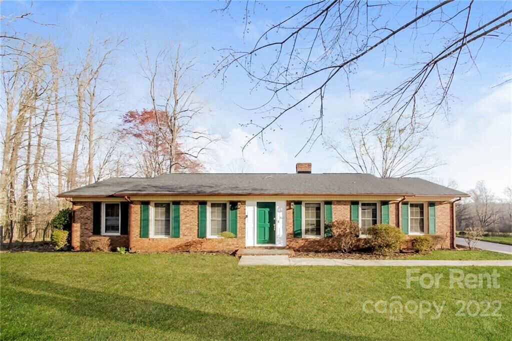 Property Photo:  1821 Kenmore Drive  NC 28625 