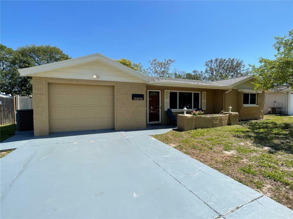 Property Photo:  10840 Kingsbridge Road  FL 34668 