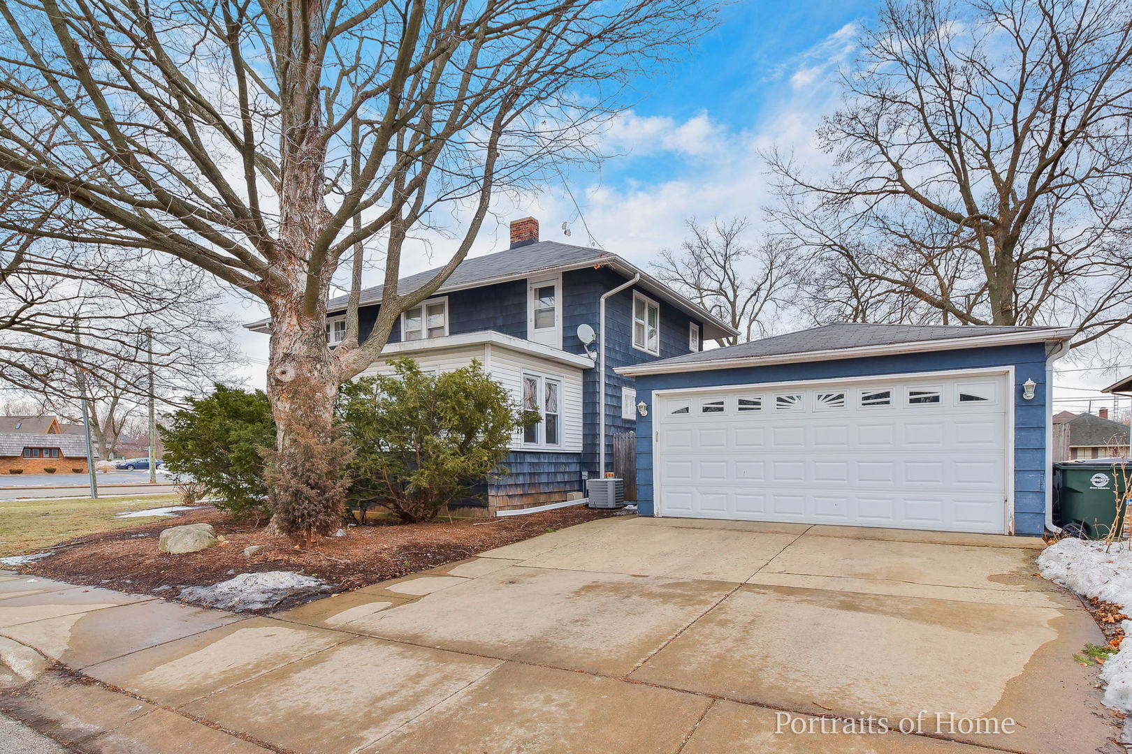 Property Photo:  110 Oak Street  IL 60542 