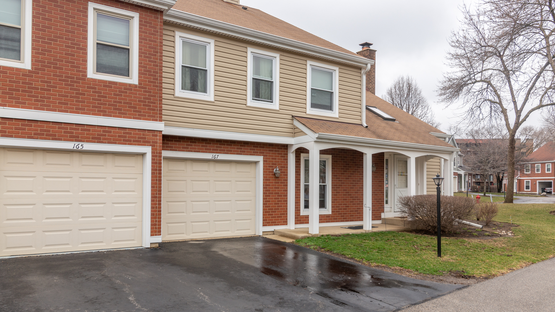 Property Photo:  167 S Stonington Drive  IL 60074 