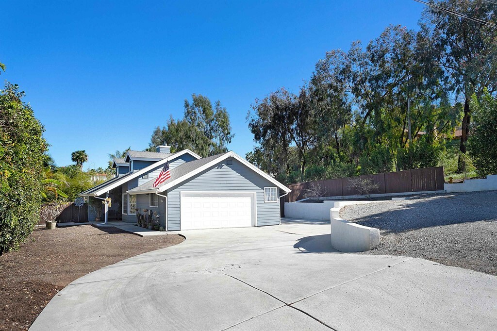 Property Photo:  330 Las Flores Drive  CA 92078 