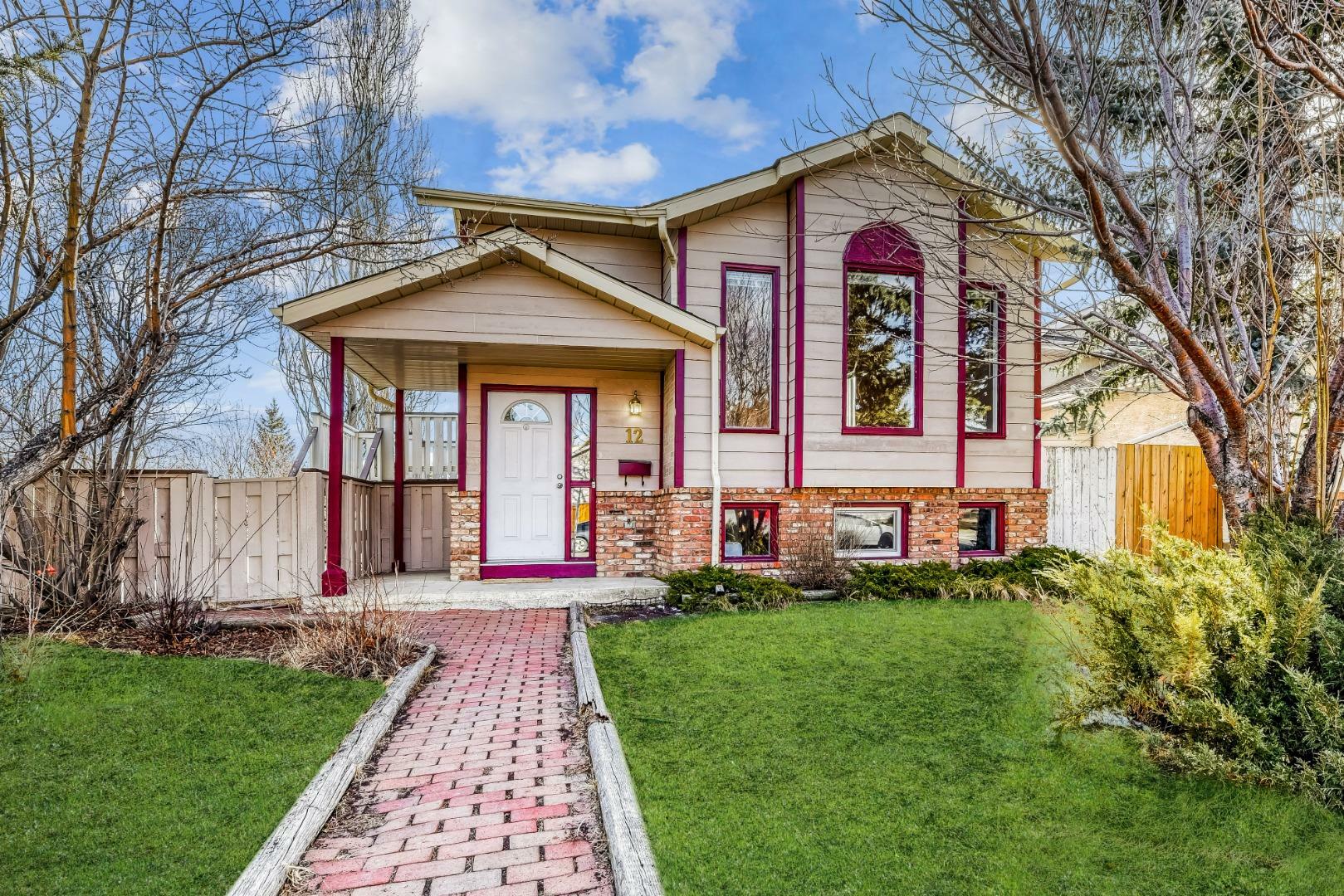 Property Photo:  12 Shawinigan Road SW  AB T2Y 2V6 