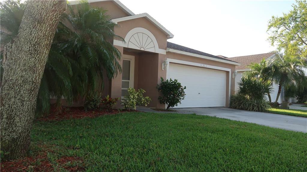 Property Photo:  975 E 13th Square  FL 32960 