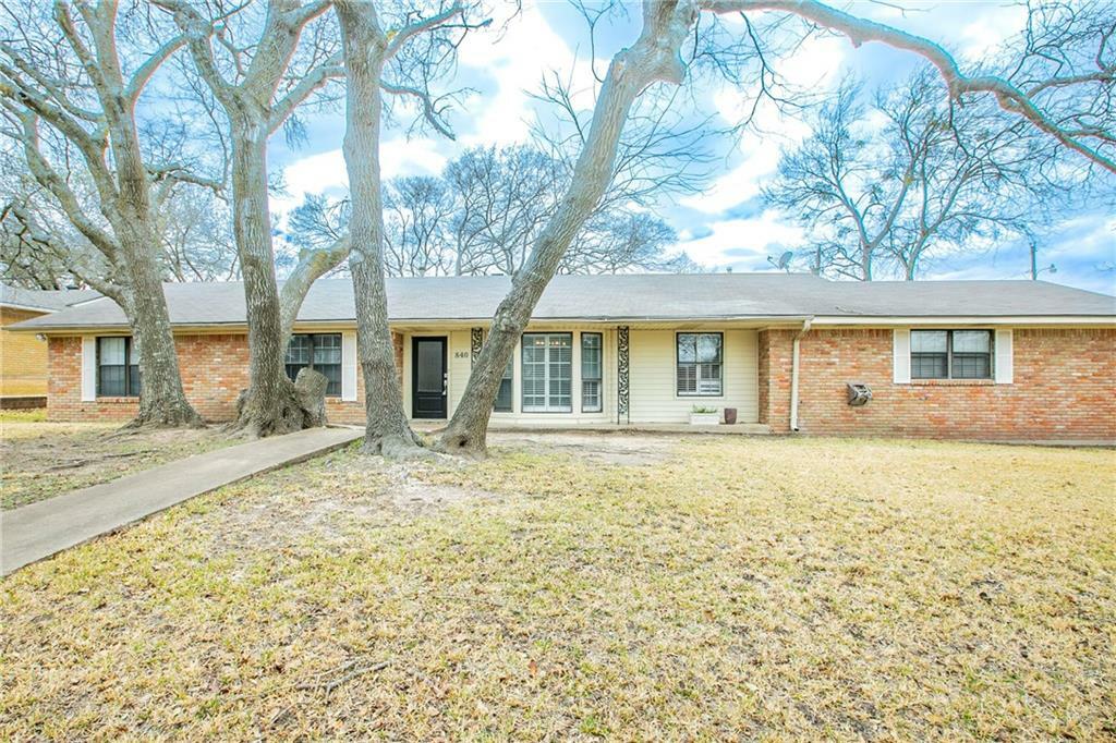 Property Photo:  840 Arlington Drive  TX 76712 