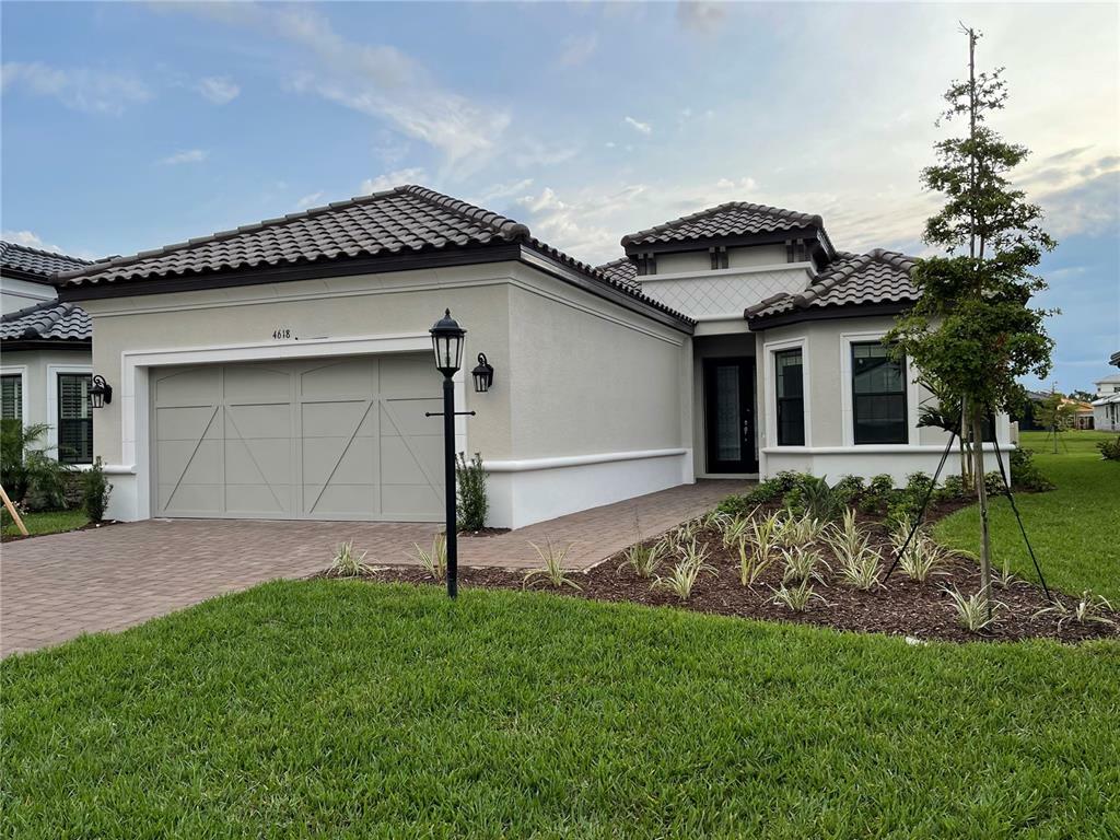 Property Photo:  4618 Trento Place  FL 34211 