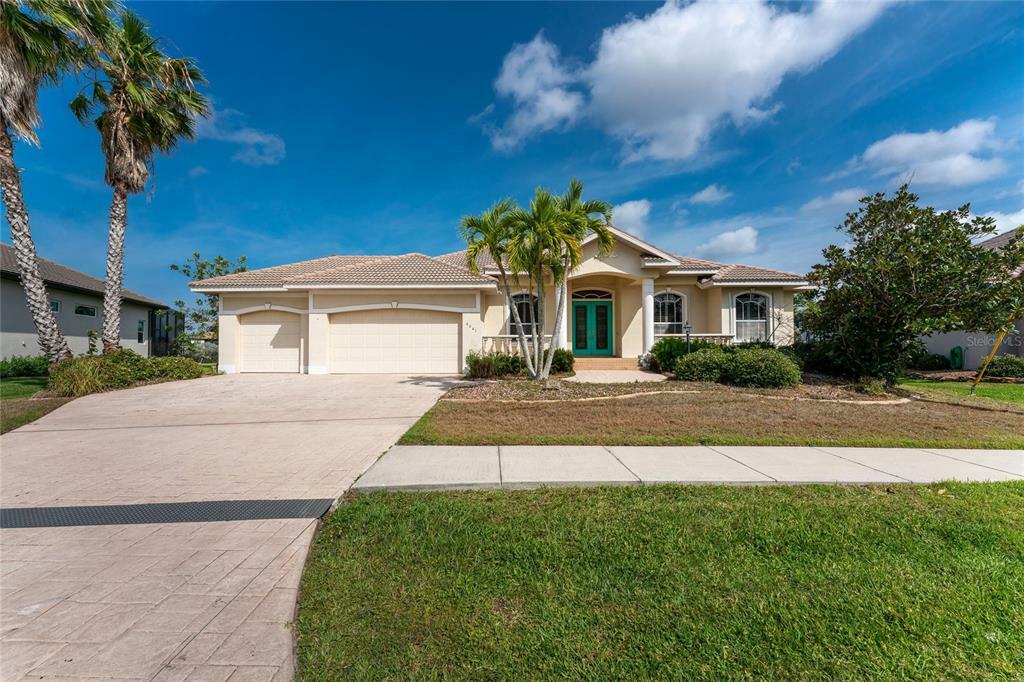 Property Photo:  4041 La Costa Island Court  FL 33950 