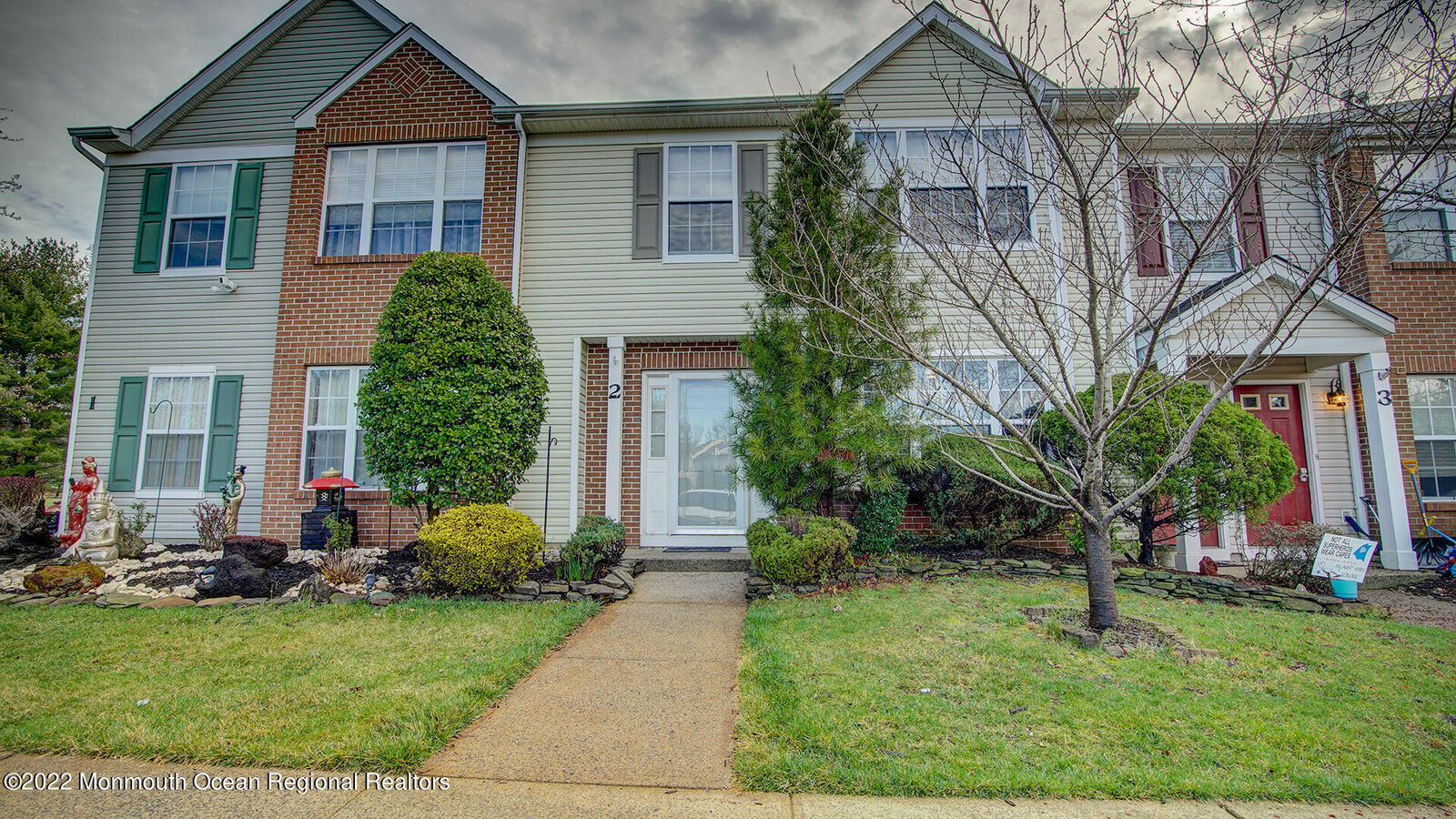 Property Photo:  54 Grassmere Court  NJ 07728 