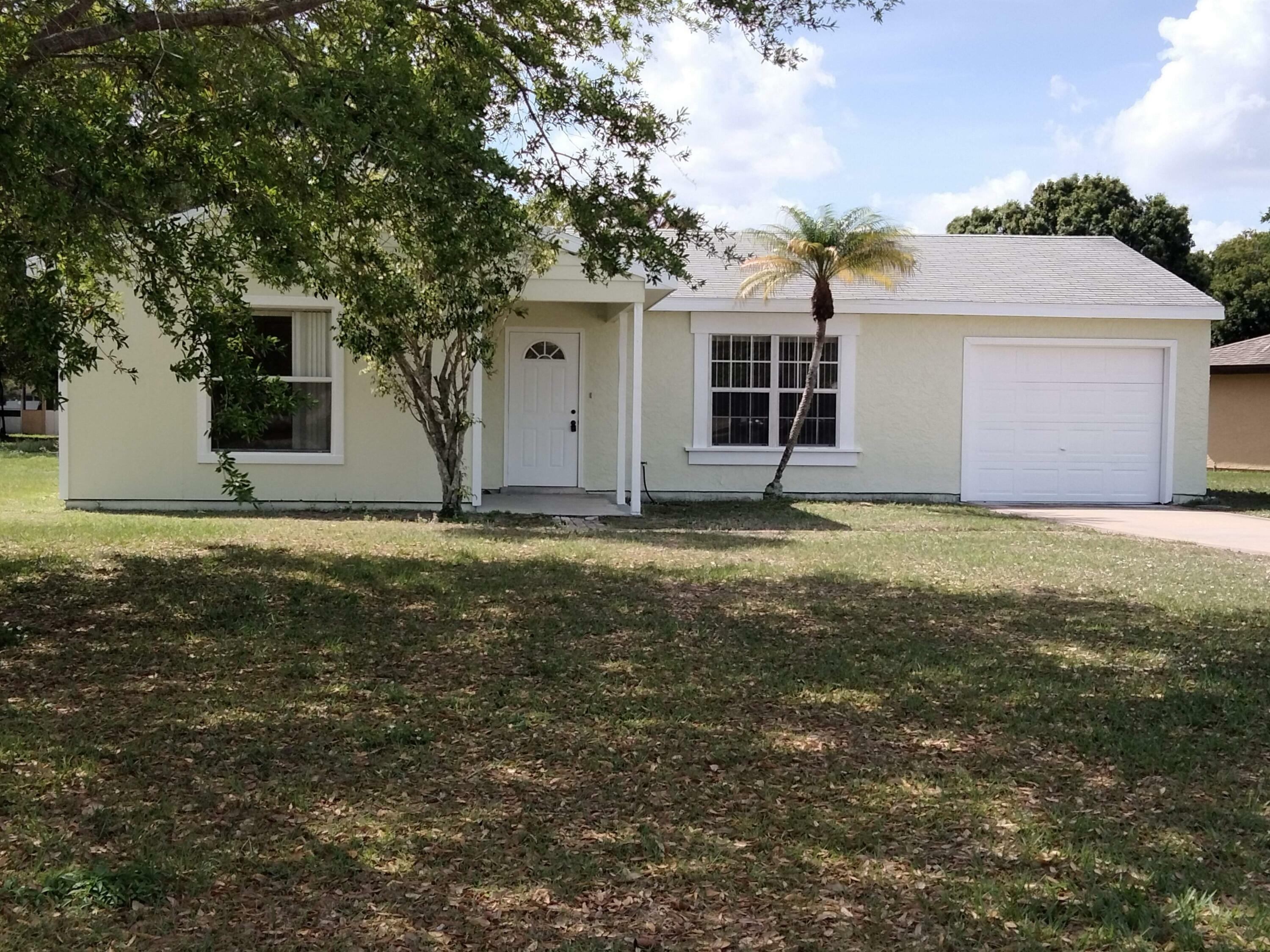 Property Photo:  1996 SE Ancora Court  FL 34952 