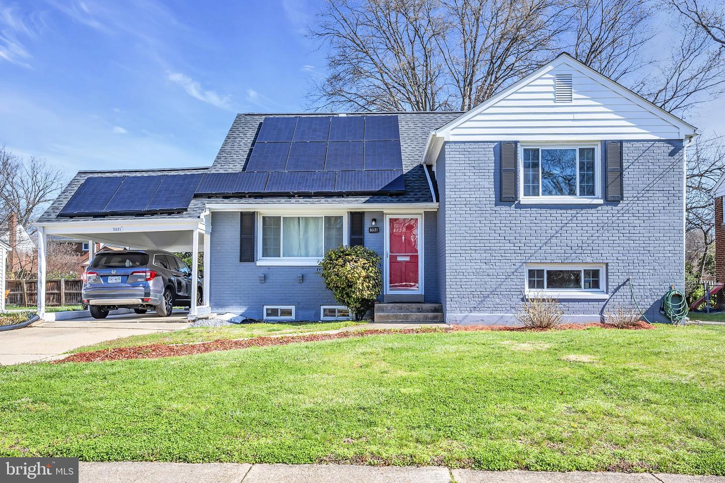 5321 Thayer Avenue  Alexandria VA 22304 photo