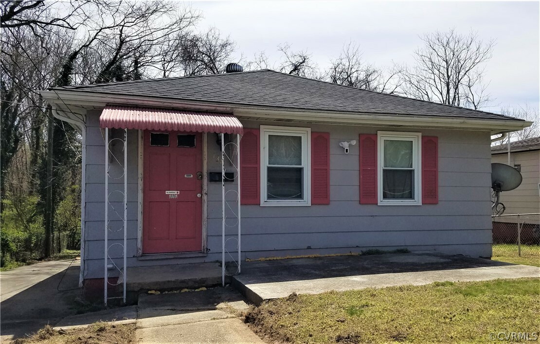 Property Photo: 138 St Marks Street VA 23803