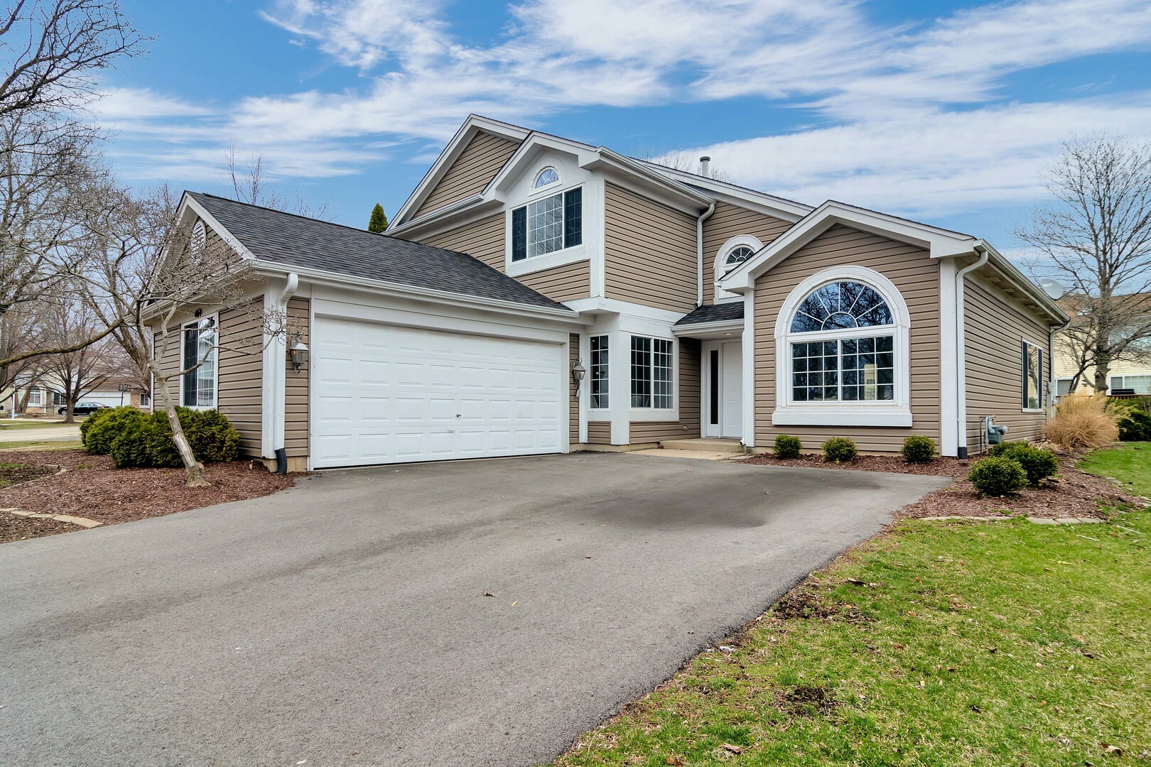 Property Photo: 464 Bourbon Lane IL 60565