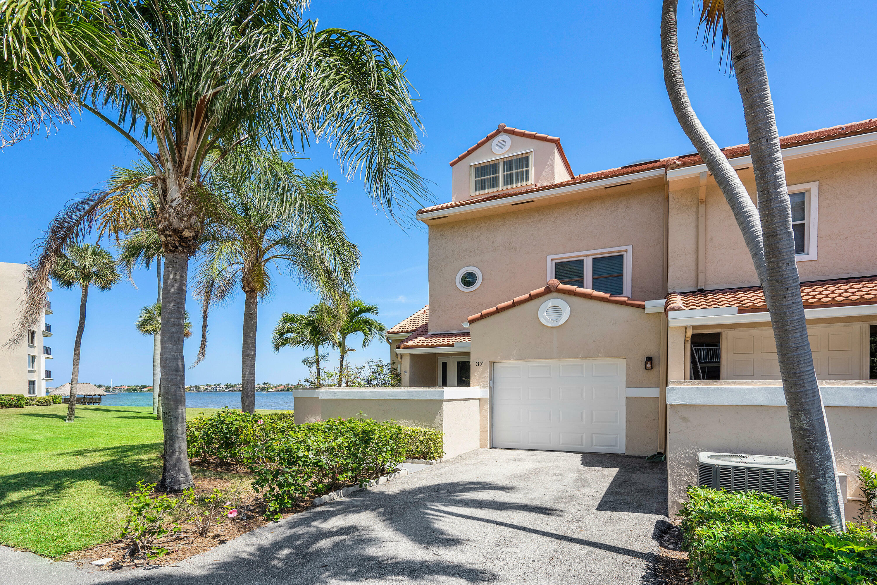 Property Photo:  37 S Lakeshore Drive  FL 33462 