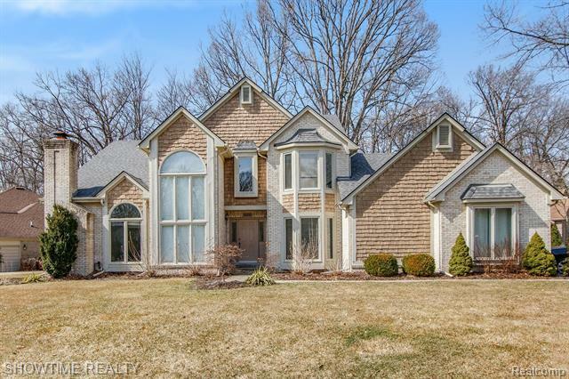 Property Photo:  53585 Oakview Drive  MI 48315 