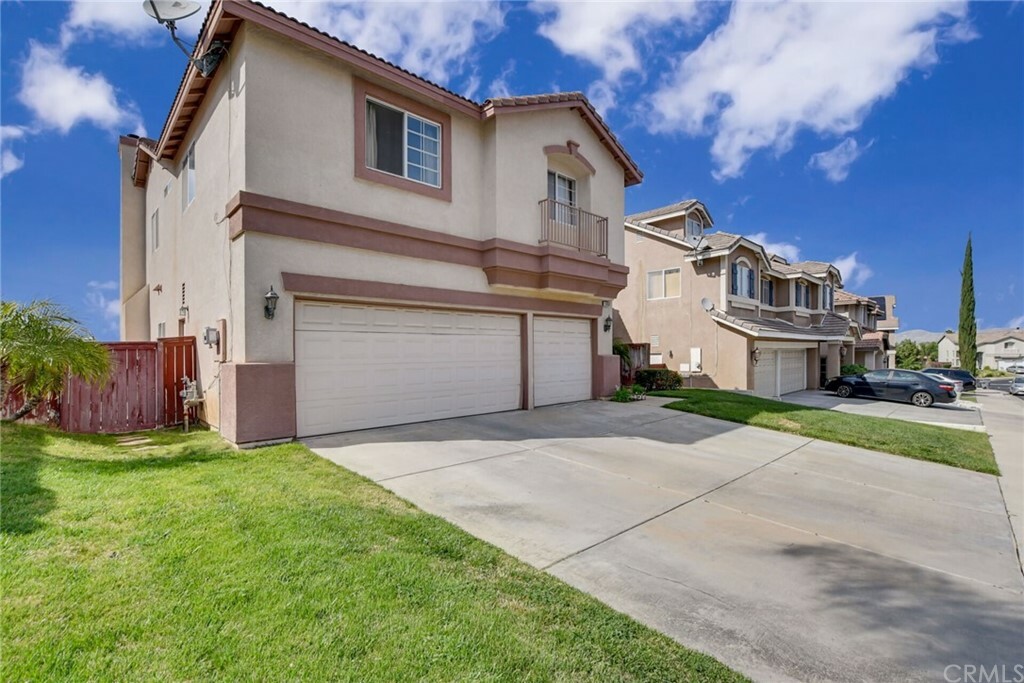 Property Photo:  15859 Camino Real  CA 92555 