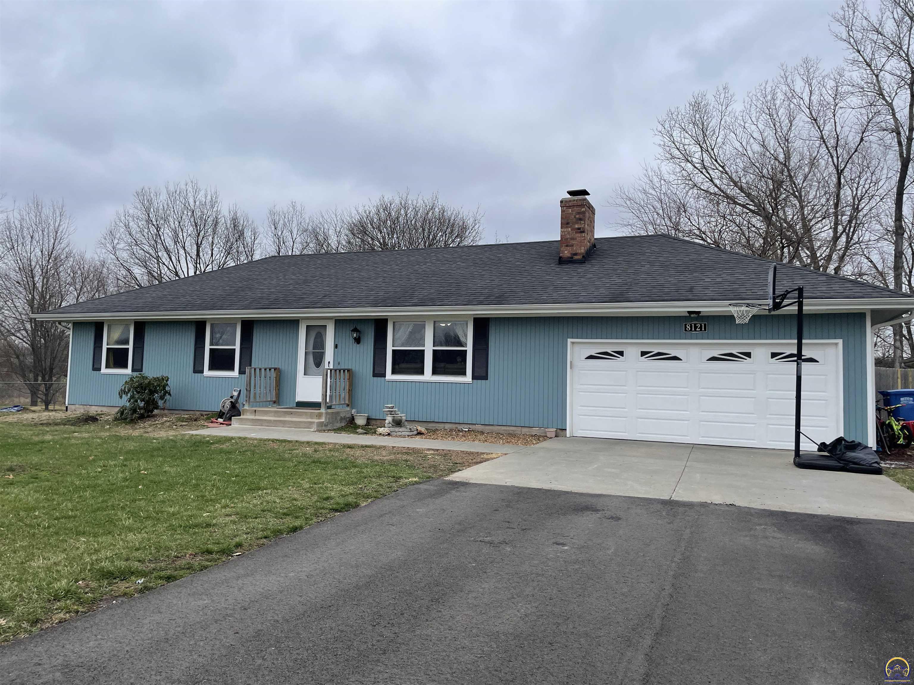 Property Photo: 8121 SW 23rd St KS 66614