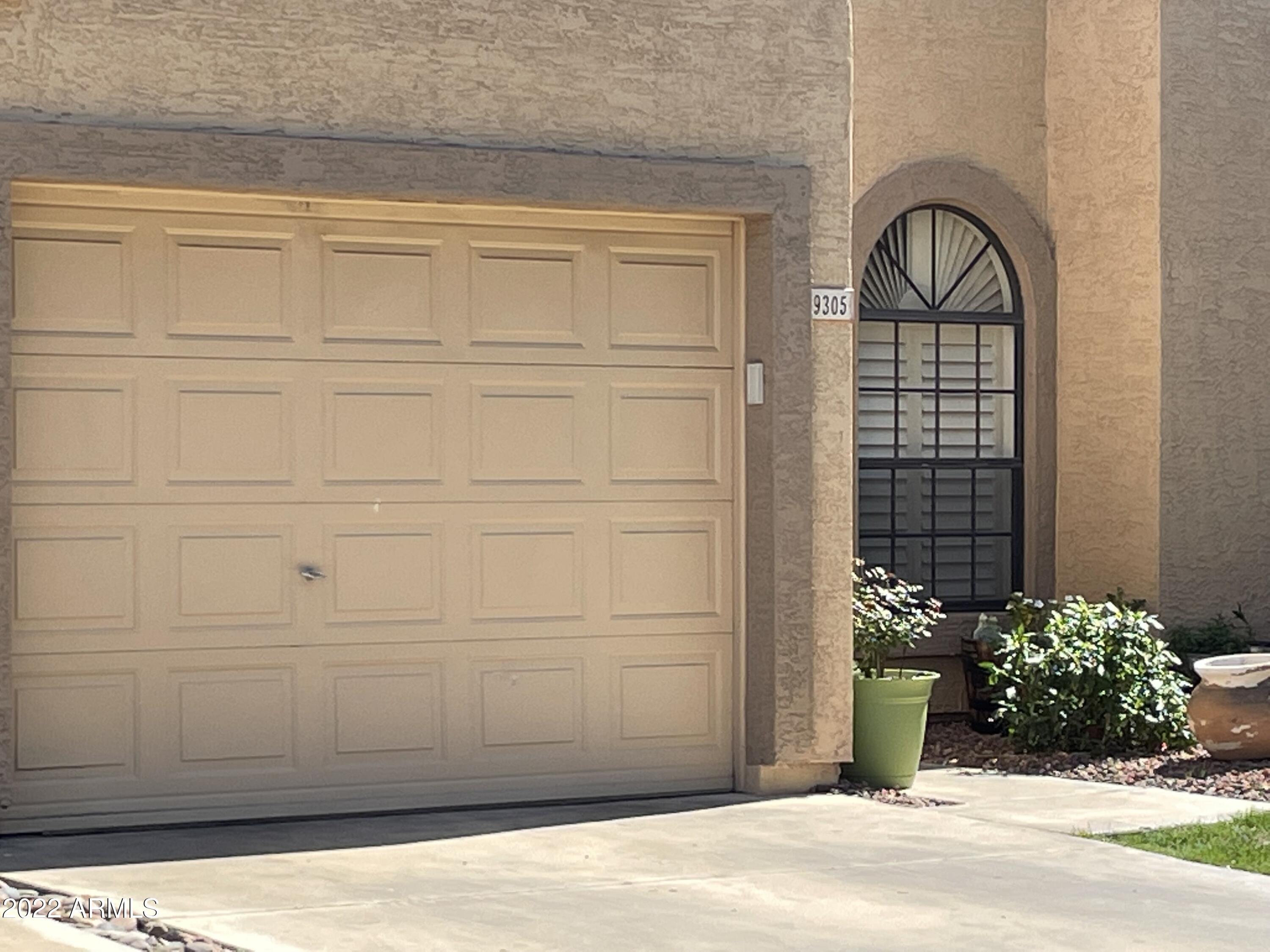 Property Photo: 9305 W Morrow Drive AZ 85382