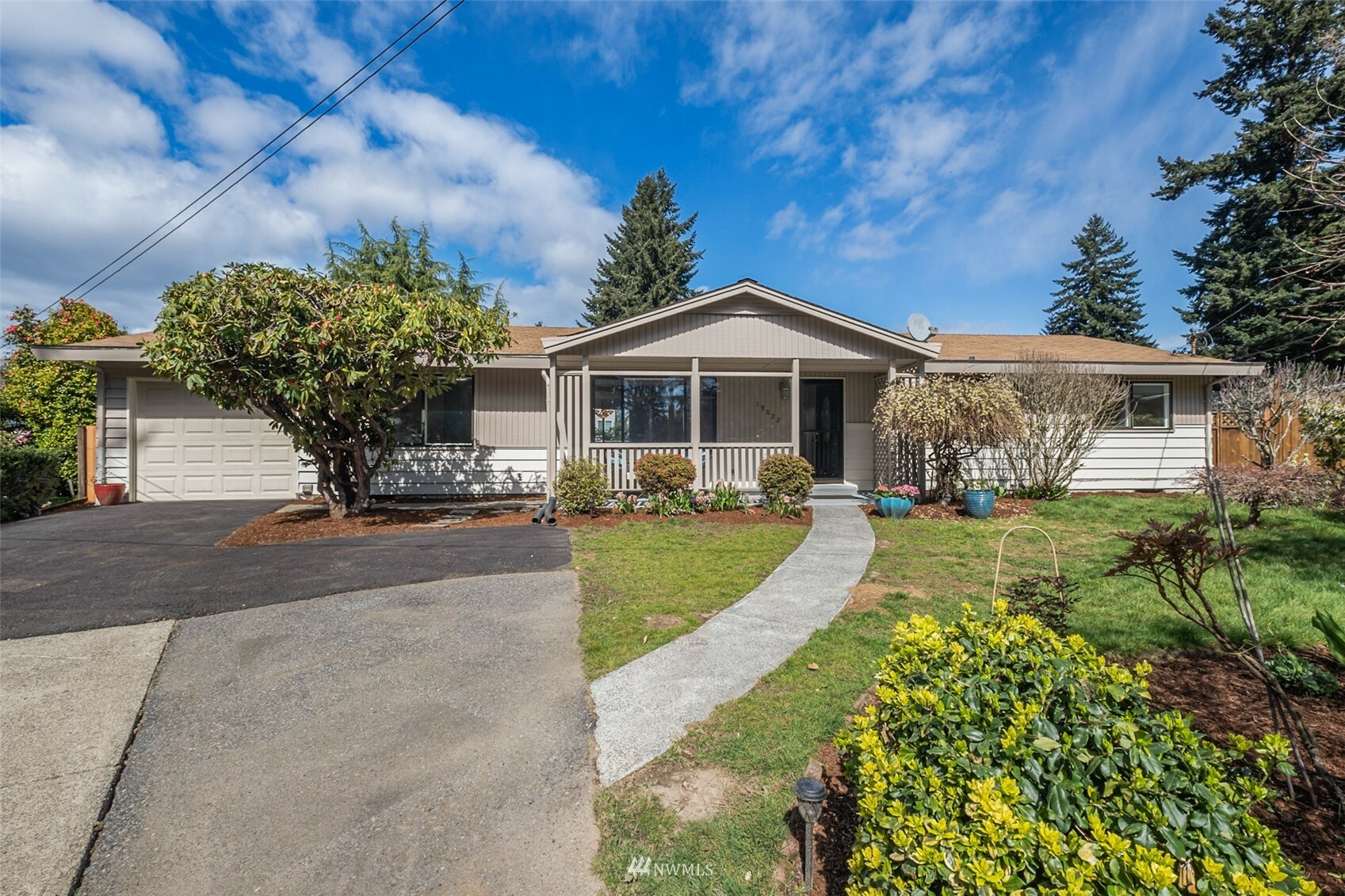 Property Photo:  19022 7th Avenue S  WA 98148 