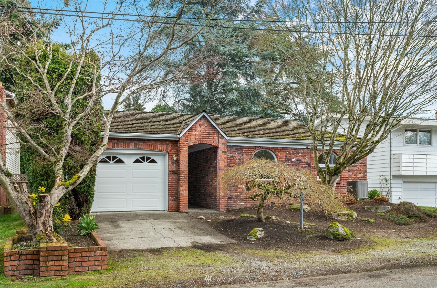 Property Photo:  17018 47th Avenue NE  WA 98155 