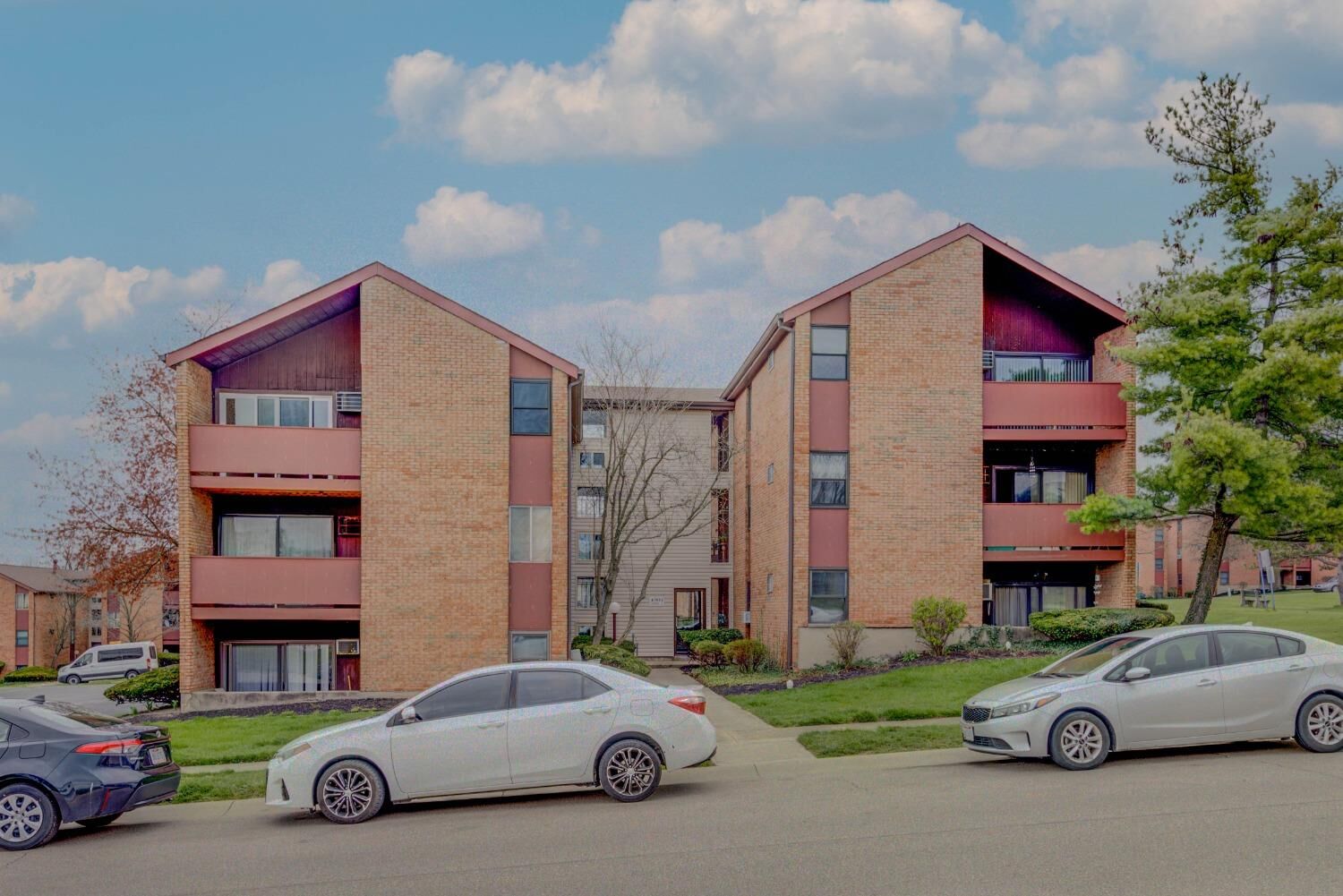 Property Photo:  4901 Chalet Dr 311  OH 45217